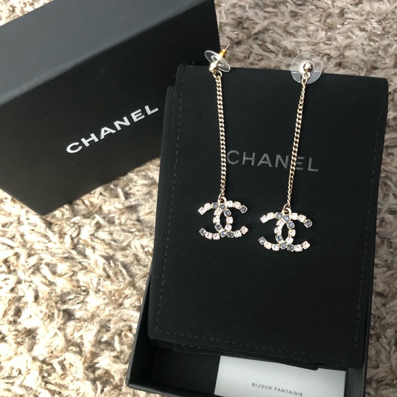 CHANEL Jewelry - Chanel Baguette CC dangle earrings